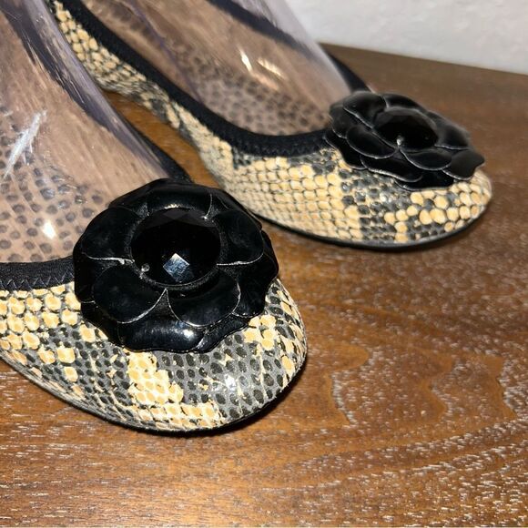 Lindsay Phillips LIZ Snakeskin Print Flower Slip On Leather Ballet Flat Shoes - Picture 3 of 8